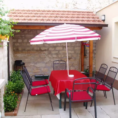 Mirina Apartament *