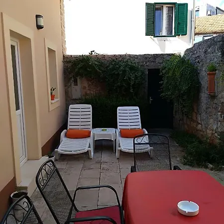 Apartament Mirina