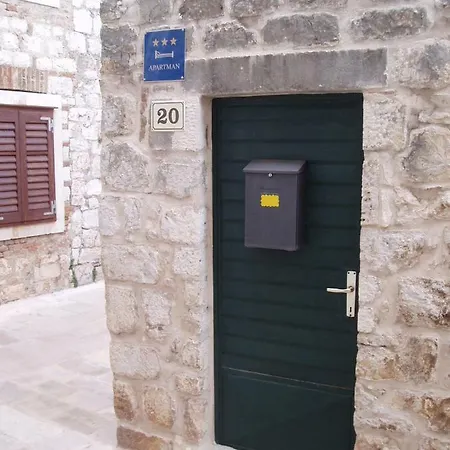 Mirina Apartman